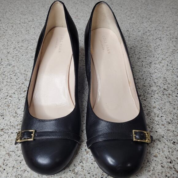 Cole Haan Grand OS Black Leather Closed Round Toe Gold Buckle Wedge Heel✨️9B - Picture 5 of 15